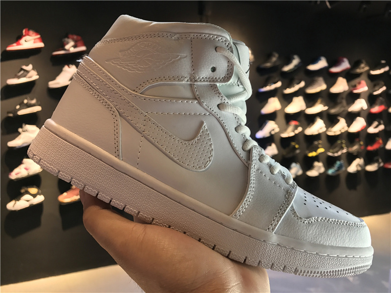 Air Jordan 1 Mid 554724 110